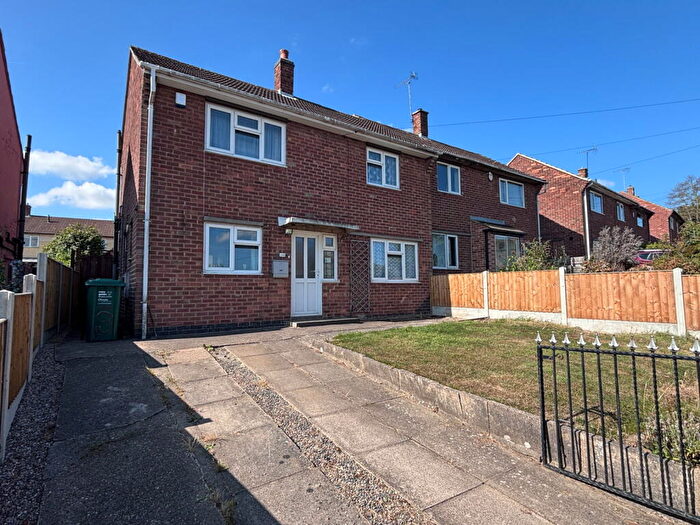 3 Bedroom Semi-Detached House For Sale In Salisbury Drive Midway, DE11
