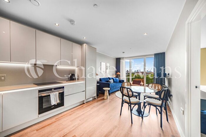 3 Bedroom Flat To Rent In Olympic Park Avenue, London, E20