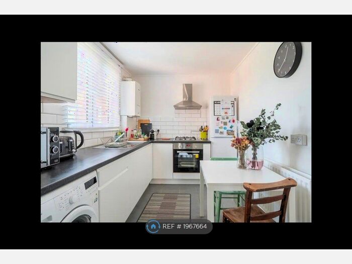 2 Bedroom Flat To Rent In Banister House, London, E9