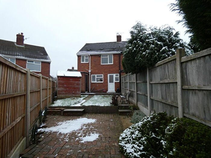 2 Bedroom Semi-Detached House To Rent In Chantrey Avenue, Chesterfield, S41