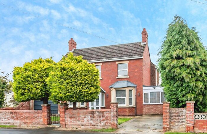 4 Bedroom Detached House For Sale In Church Walk South, Swindon, SN2