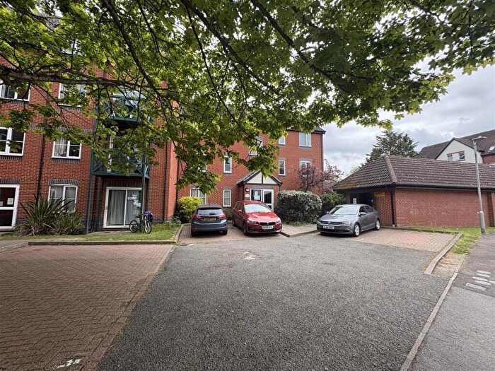 2 Bedroom Flat To Rent In Rose Kiln Lane, Reading, RG1