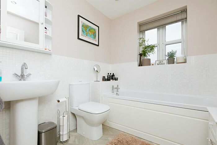 3 Bedroom Terraced House For Sale In Cape Court, Derby, DE24