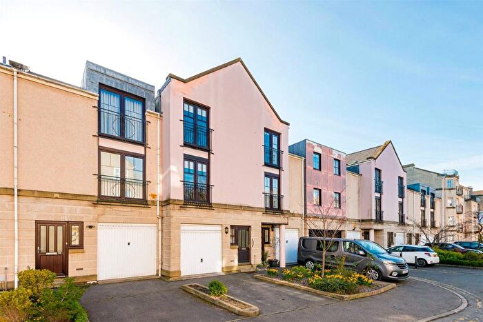 3 Bedroom Property For Sale In Huntingdon Place, Bellevue, Edinburgh, EH7