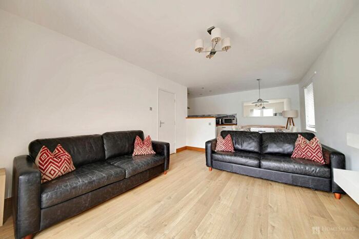2 Bedroom Apartment To Rent In Waterloo Quay, Waterloo Road, L3