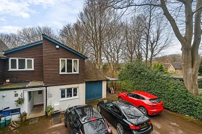 3 Bedroom Semi-Detached House To Rent In Cumnor Hill, Oxford, OX2