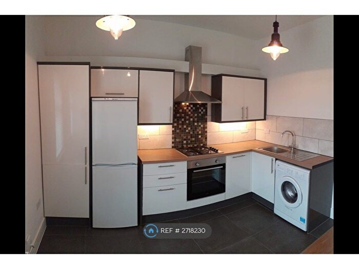 2 Bedroom Flat To Rent In Bromsgrove Street, Cardiff, CF11