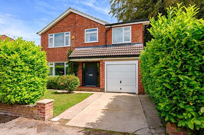 4 Bedroom Detached House For Sale In Lynden Way, York, YO24