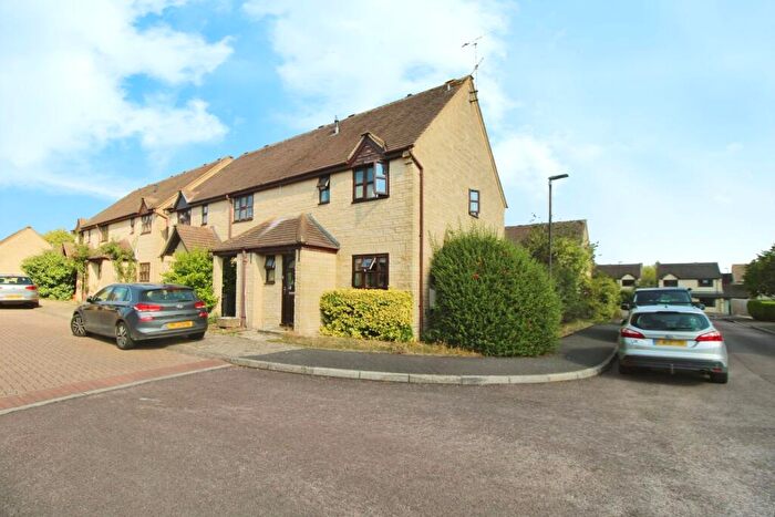 3 Bedroom End Of Terrace House For Sale In Michaels Mead, Cirencester, GL7