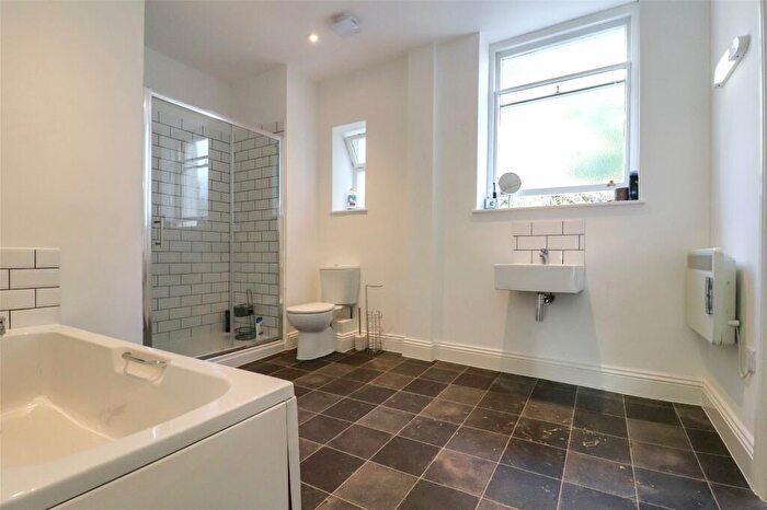 3 Bedroom Apartment For Sale In New Road, Bideford, EX39