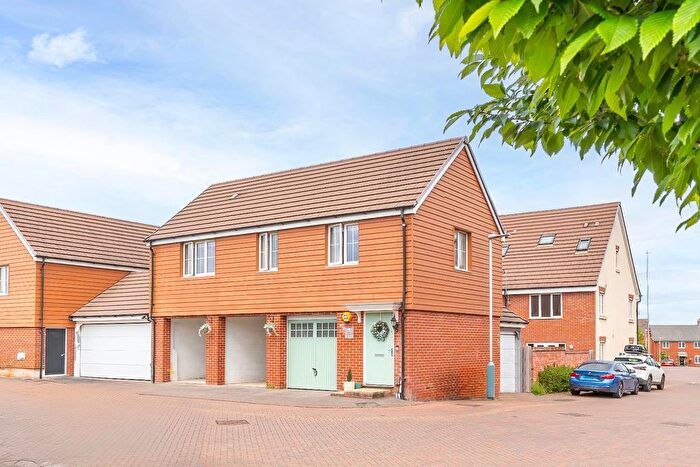 2 Bedroom Detached House For Sale In Porus Piece, Leighton Buzzard, LU7