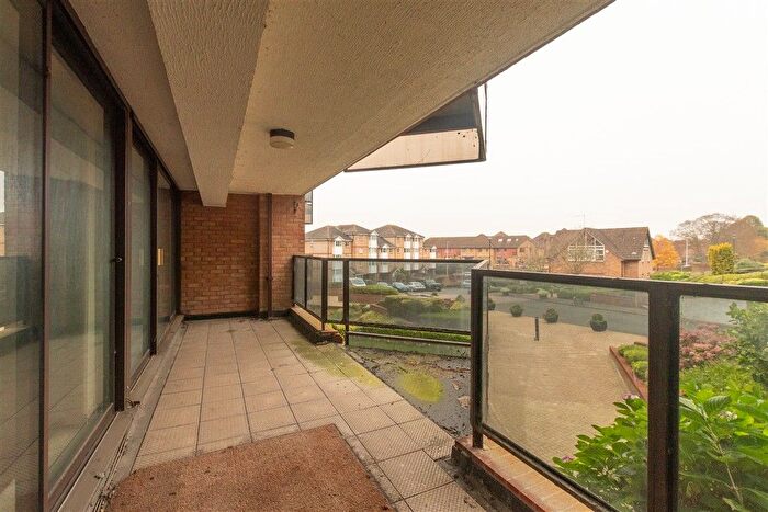 2 Bedroom Flat For Sale In Esplanade, Esplanade, Rochester, Kent, ME1