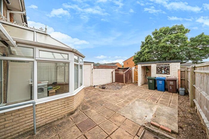 3 Bedroom End Of Terrace House For Sale In Banbury, Oxfordshire, OX16