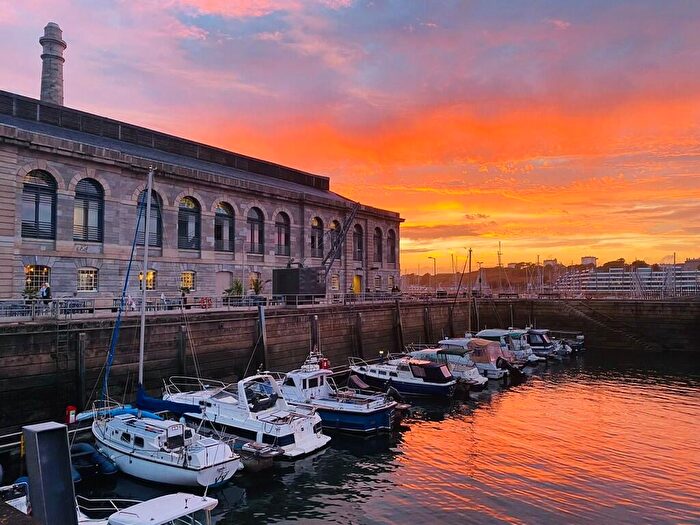 2 Bedroom Apartment To Rent In Brewhouse, Plymouth, PL1