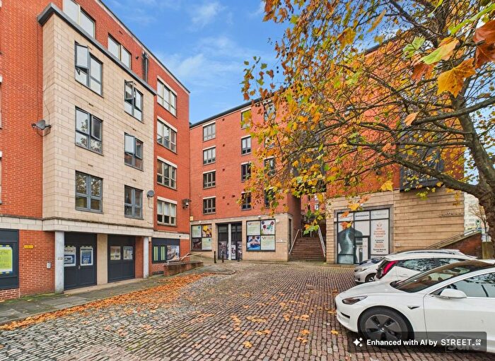 2 Bedroom Flat To Rent In Chardlace Walk, Nottingham, NG1