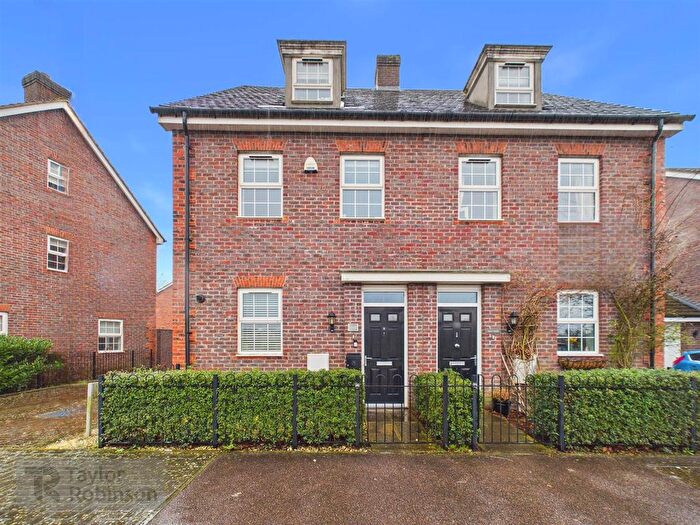 3 Bedroom Semi-Detached House For Sale In Somerley Drive, Crawley, RH10