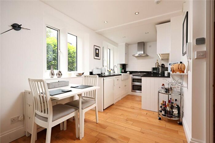1 Bedroom Apartment For Sale In College Fields, Bristol, BS8 - Photo 6