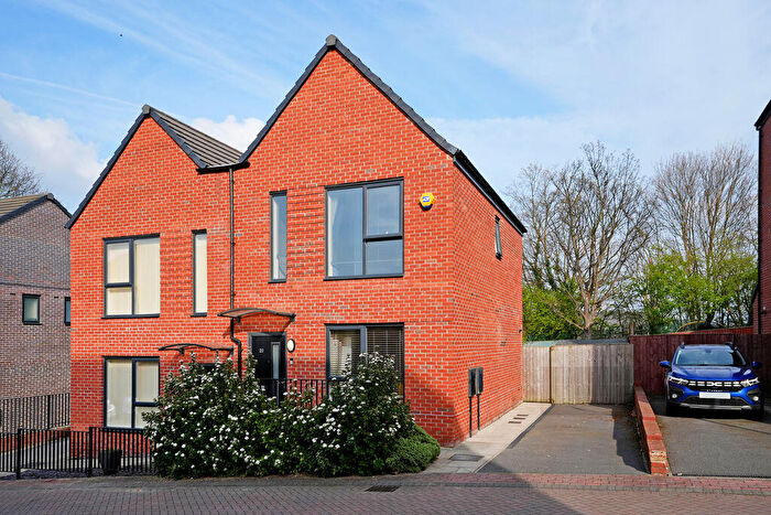 2 Bedroom Semi Detached House For Sale In Birchlands View, Sheffield, S4