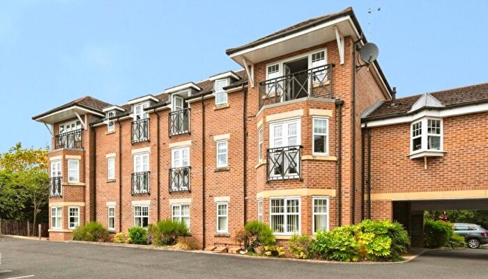 2 Bedroom Flat For Sale In Plymyard Avenue, Bromborough, Wirral, Merseyside, CH62