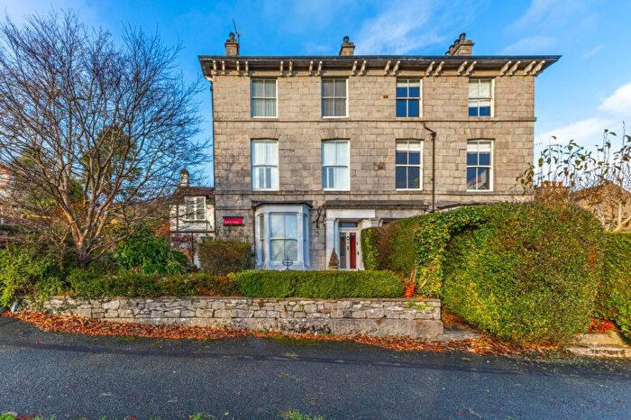 2 Bedroom Apartment For Sale In B Greenside, Kendal, LA9
