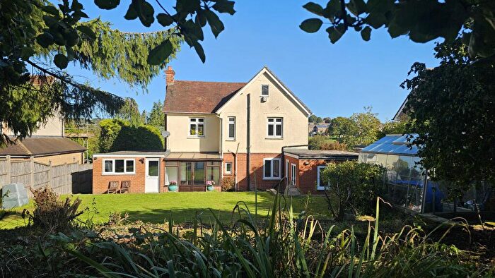 4 Bedroom House For Sale In Alton, Hampshire, GU34