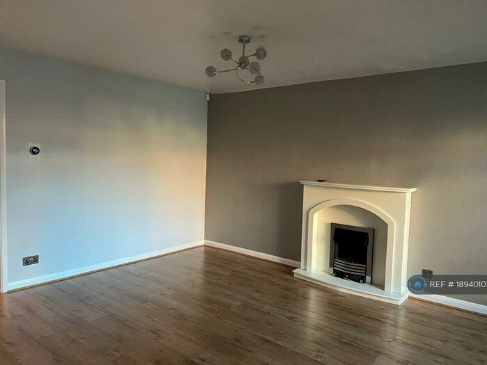 3 Bedroom Semi-Detached House To Rent In Carmine Fold, Manchester, M24