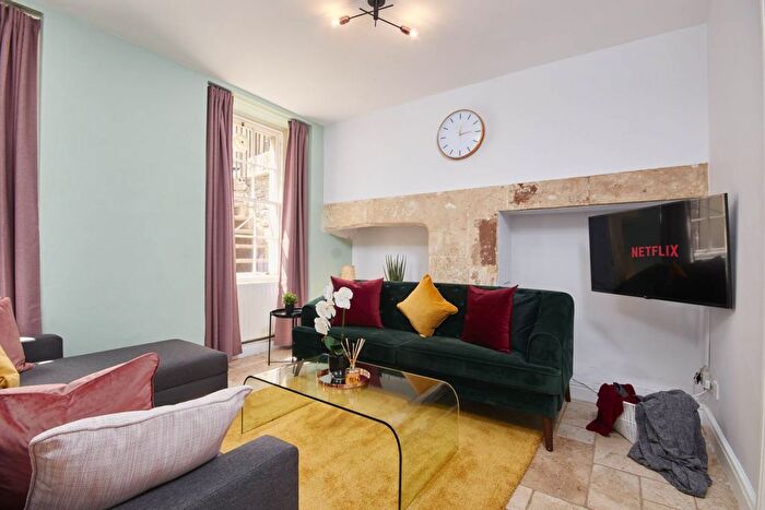 2 Bedroom Flat For Sale In Rivers Street, Bath, BA1