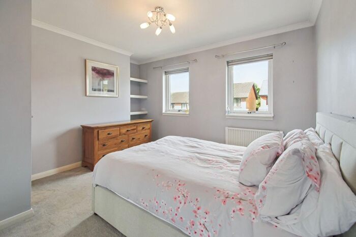 2 Bedroom Flat To Rent In Burnside Court, Bearsden, Glasgow, G61