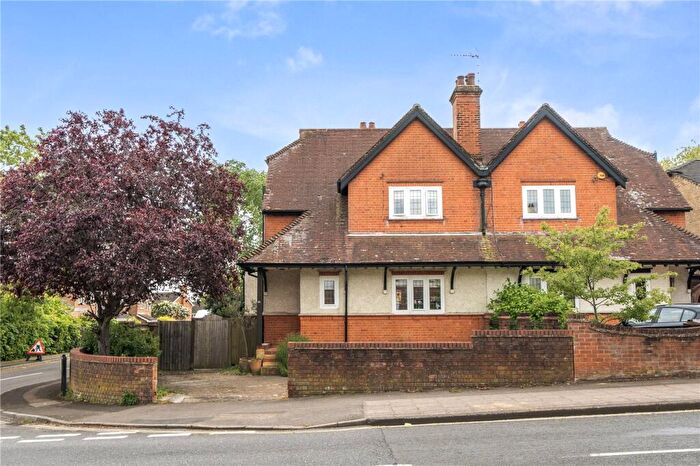 3 Bedroom Semi-Detached House For Sale In Cranmore Lane, Aldershot, Hampshire, GU11