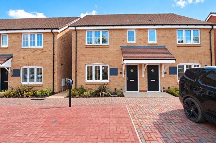 3 Bedroom Semi-Detached House For Sale In Meadow Road, Wixams, MK45