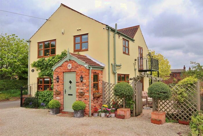 3 Bedroom Detached House For Sale In Temple Hirst, Selby, YO8