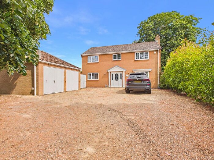 4 Bedroom Detached House For Sale In Civray Avenue, Downham Market, PE38