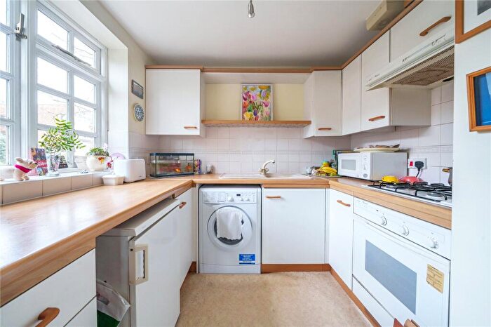 1 Bedroom Flat For Sale In Hanson Close, Beckenham, Kent, BR3