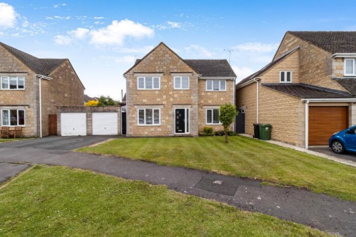4 Bedroom Detached House For Sale In Alexander Drive, Cirencester, Gloucestershire, GL7