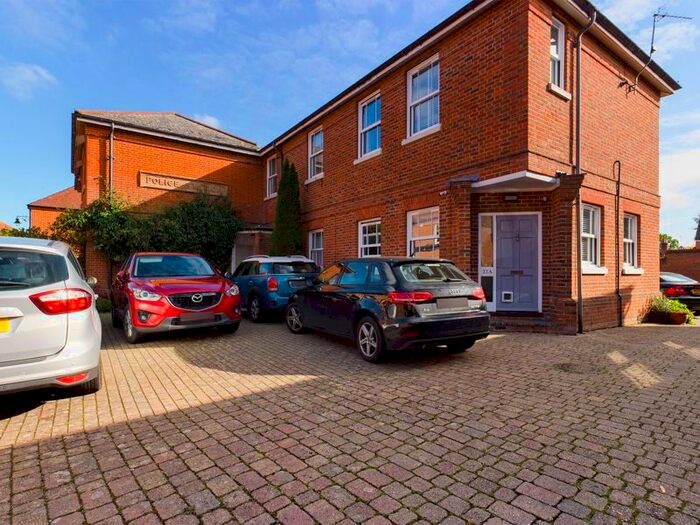 2 Bedroom Cottage To Rent In Kirbys Lane, Canterbury, CT2