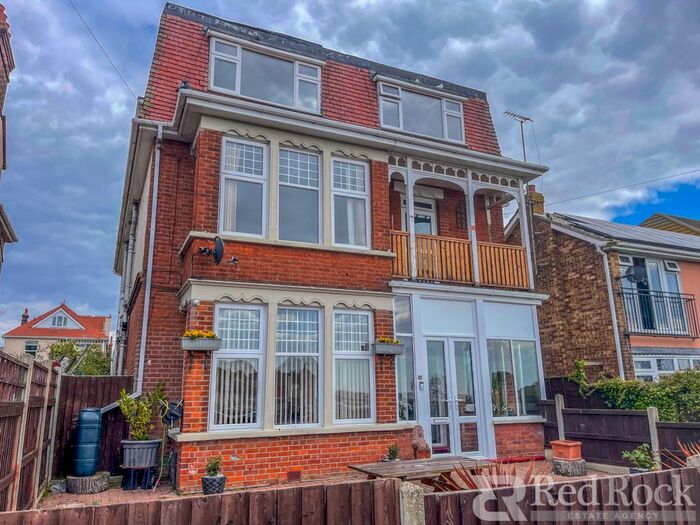 Houses for sale & to rent in CO15 2BA, Burmanny Close, Rush Green Clactononsea