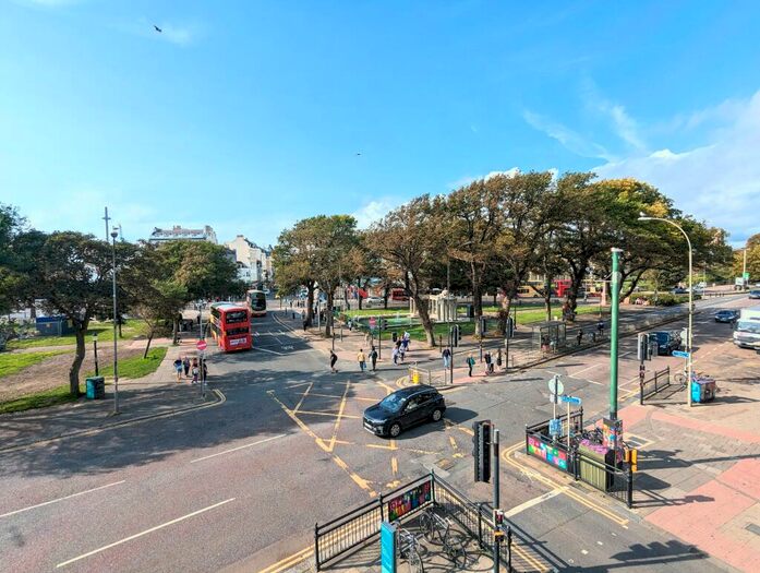 3 Bedroom Flat To Rent In Old Steine, Brighton, BN1