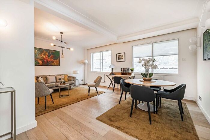 2 Bedroom Flat To Rent In Piccadilly, Mayfair, W1J
