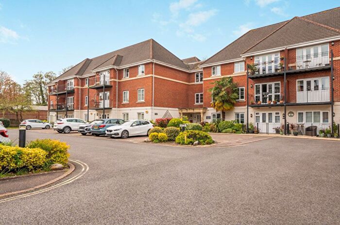 2 Bedroom Flat For Sale In Hursley Road, Chandler's Ford, Eastleigh, SO53