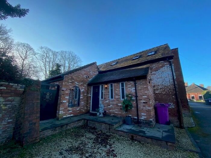 2 Bedroom Property To Rent In Doctors Lane, Shenstone, Lichfield, WS14