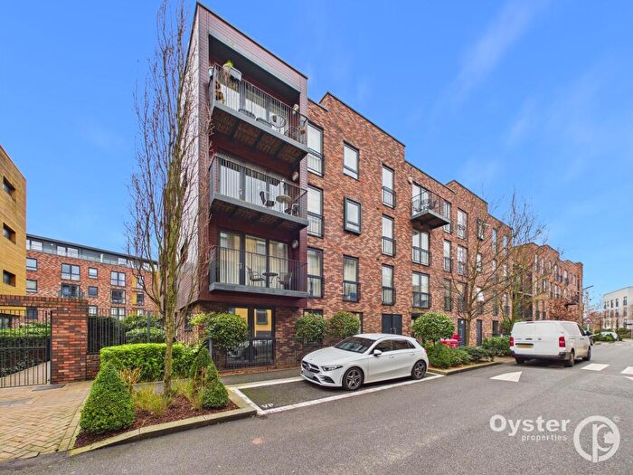 2 Bedroom Property To Rent In Letchworth Road, Stanmore, HA7