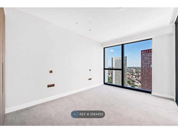 3 Bedroom Flat To Rent In Nine Elms Lane, London, SW8