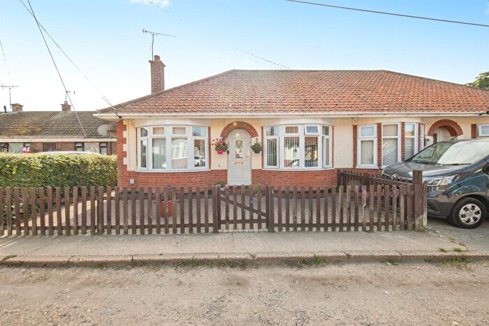 2 Bedroom Semi-Detached Bungalow For Sale In Pearl Road, Ipswich, IP1