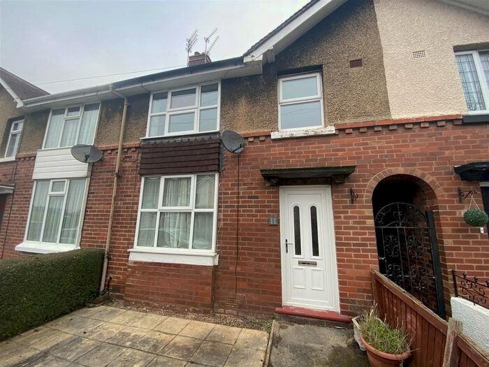 3 Bedroom Town House To Rent In York Street, Stone, ST15