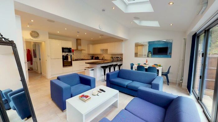 5 Bedroom Semi-Detached House To Rent In Beeston Road, Dunkirk, Nottingham, NG7