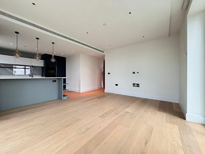1 Bedroom Flat To Rent In Reflection Apartments, Cascade Way, W12