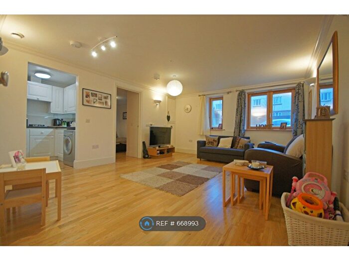 1 Bedroom Flat To Rent In Kingston Road, Taunton, TA2