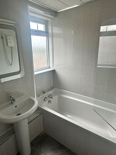 3 Bedroom Flat To Rent In Montford Ave, Rutherglen, G73