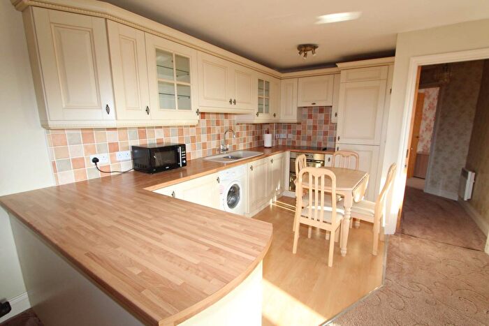 1 Bedroom Flat For Sale In Hart Road, Thundersley, SS7