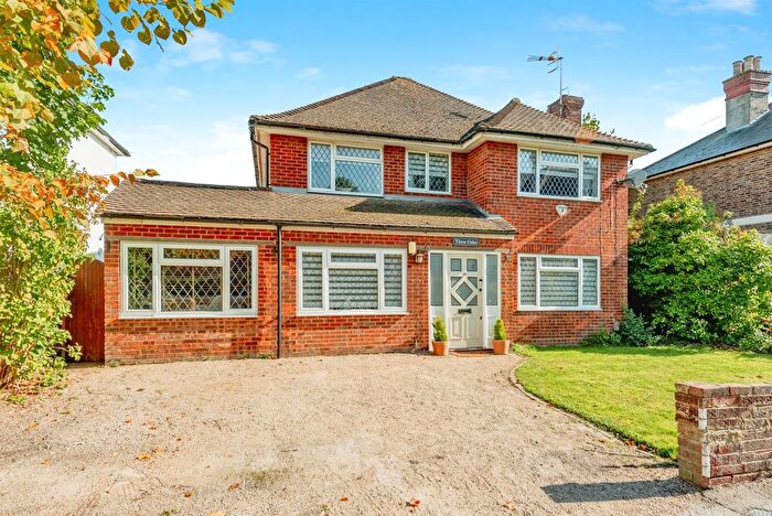 5 Bedroom Detached House For Sale In Lumley Road, Horley, RH6